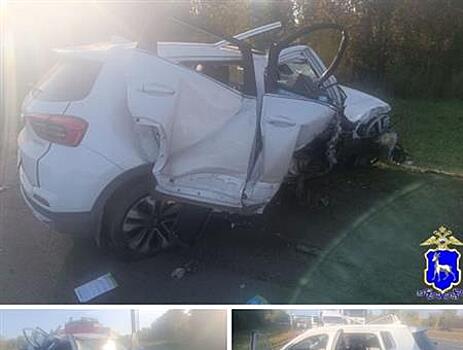 В Красноярском районе Chery Tiggo столкнулся со световой опорой, пострадали женщина и ребенок