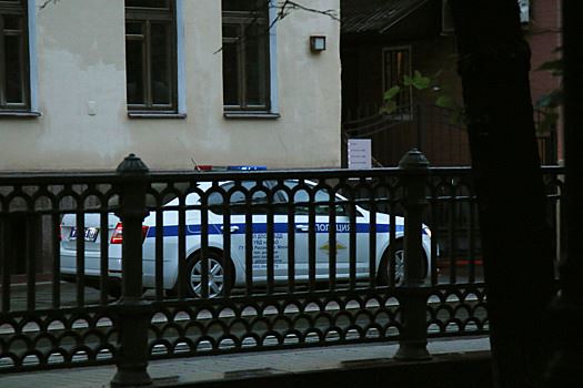 Автоинспекторы задержали водителя, придумавшего хитрый способ маскировки номеров