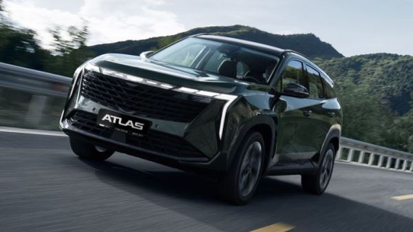 Geely сделала ставку на топовые версии Atlas в России: какие комплектации теперь выгоднее