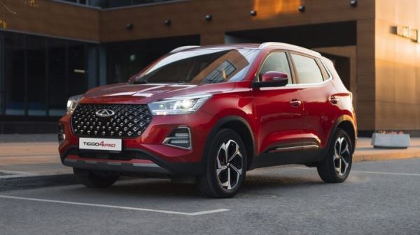 В России изменились прайсы трех популярных кроссоверов Chery. Сколько они стоят теперь