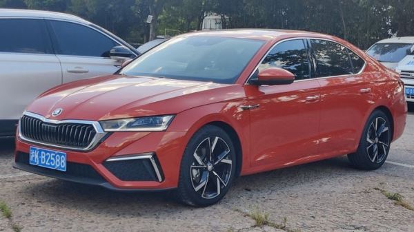 Уникальная Skoda, которую любят россияне, вернулась на российский рынок. Она стоит дешевле «китайцев»