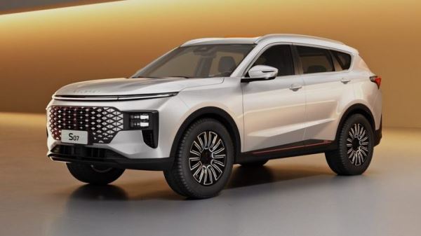 В России внезапно изменились цены на два кроссовера «дочки» Chery. Сколько они стоят теперь