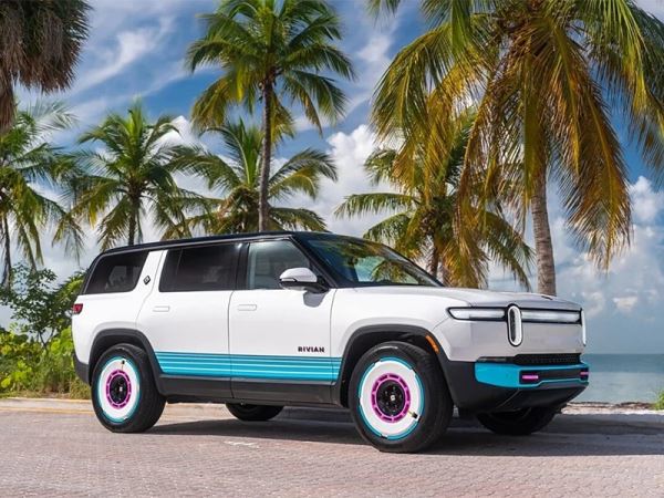 Rivian представил спецверсию кроссовера R1S, выполненную в духе 80-х