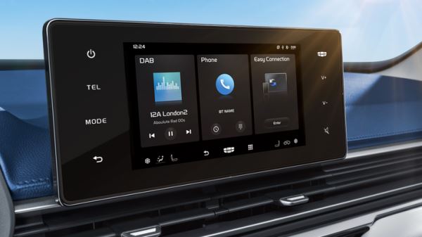В России резко подешевел самый доступный Geely. Его можно купить дешевле «Лады»