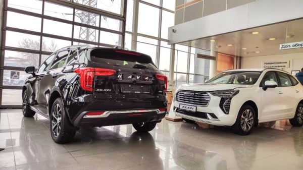 Почему россияне вновь ринулись покупать автомобили: дилеры все объяснили