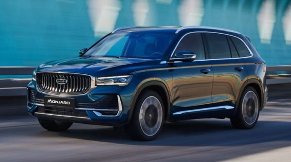 Популярный кроссовер Geely начали продавать дешевле «Лады». Сколько он стоит