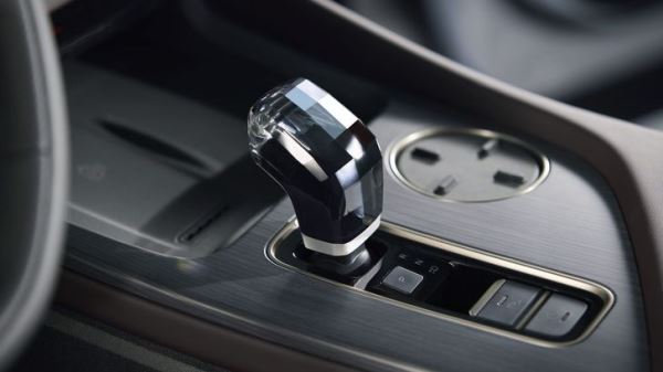 В России внезапно изменились цены на два кроссовера «дочки» Chery. Сколько они стоят теперь