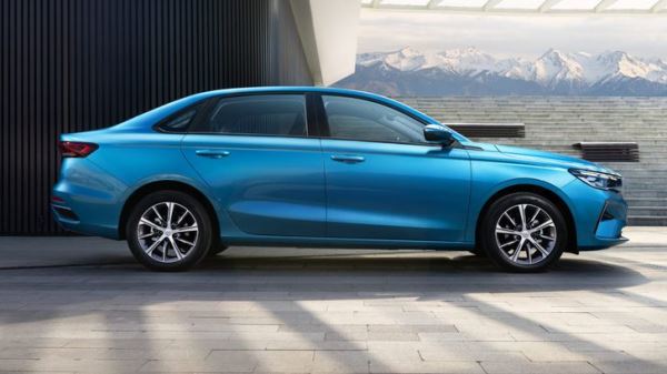 В России резко подешевел самый доступный Geely. Его можно купить дешевле «Лады»