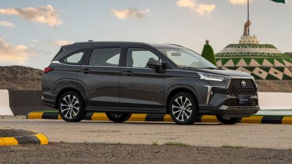 В Россию привезли недорогую семиместную Toyota, которая стоит дешевле «китайцев»