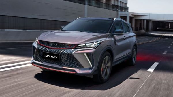 Популярный кроссовер Geely начали продавать дешевле «Лады». Сколько он стоит