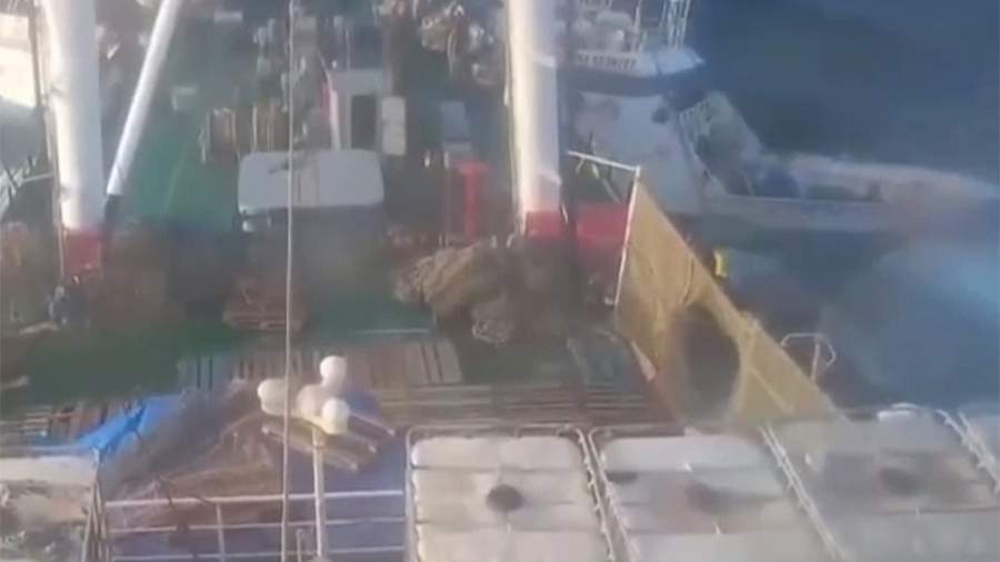 Россияне не пострадали при столкновении судна Right Whale с траулером Tafra 3