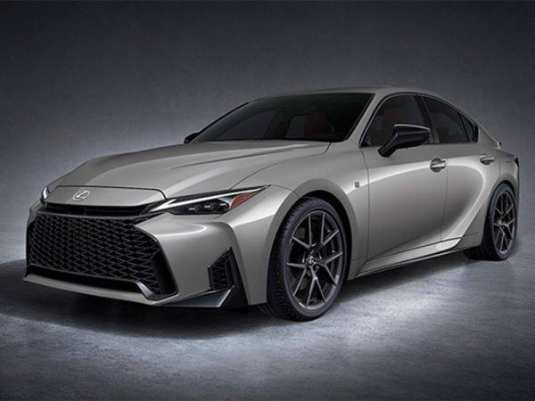 Lexus представила третий рестайлинг модели IS