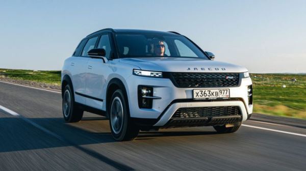 С дизайном в стиле Land Rover: самый популярный кроссовер Jaecoo получил новую версию в России