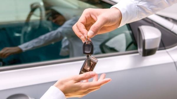 Как снижение ключевой ставки до 17% повлияет на авторынок: прогноз эксперта