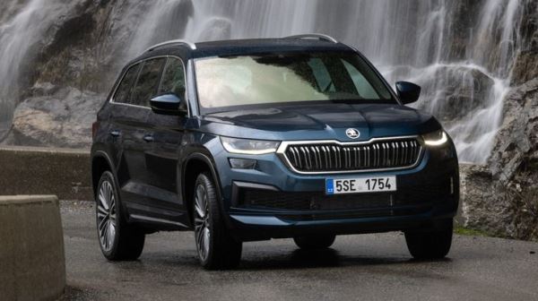 Самый популярный семейный кроссовер Skoda вернулся в Россию. Цена приятно удивит