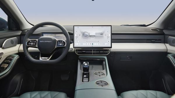 В России внезапно изменились цены на два кроссовера «дочки» Chery. Сколько они стоят теперь